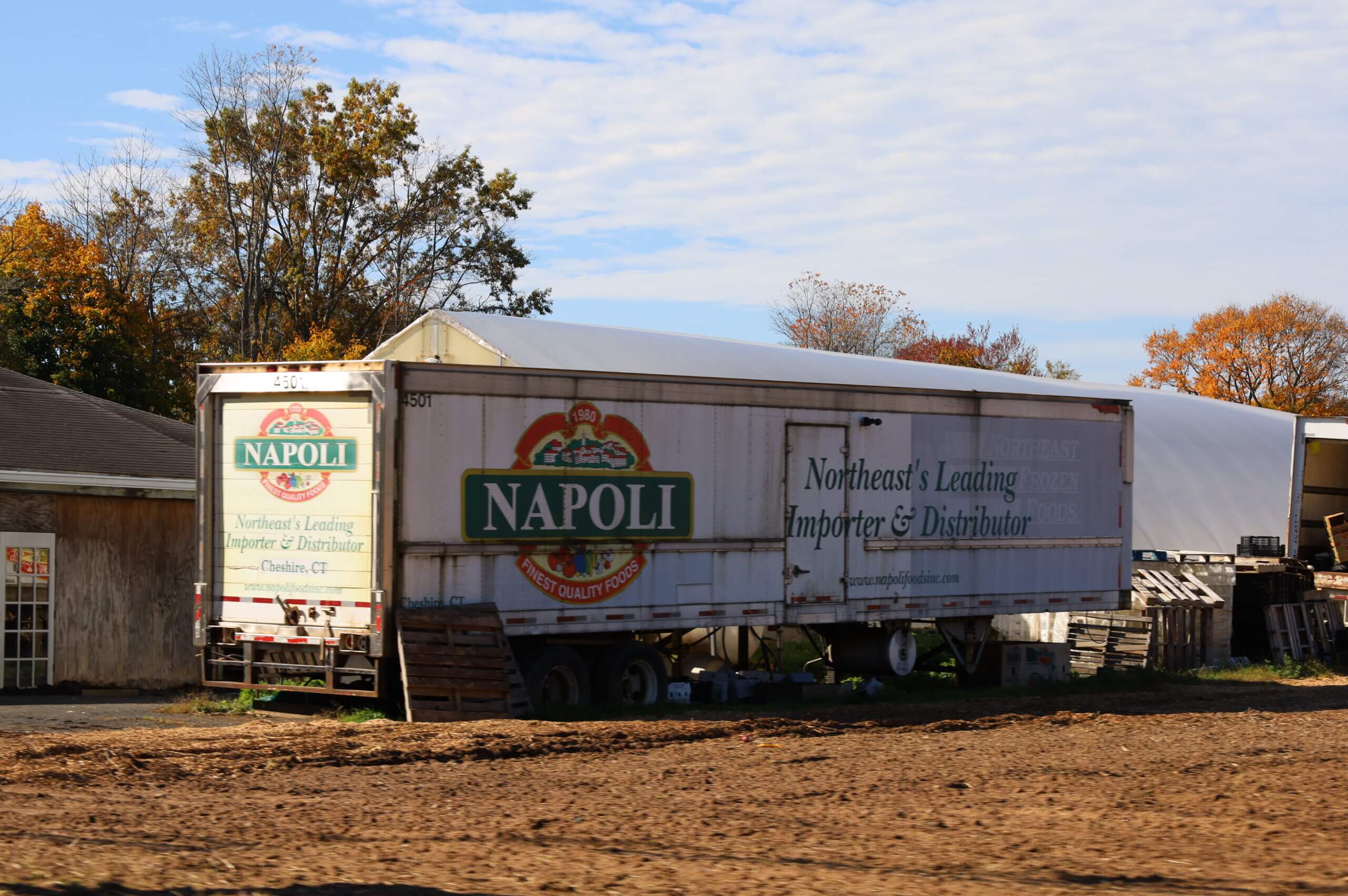 Napoli Foods, Inc. trailer in Cheshire, CT